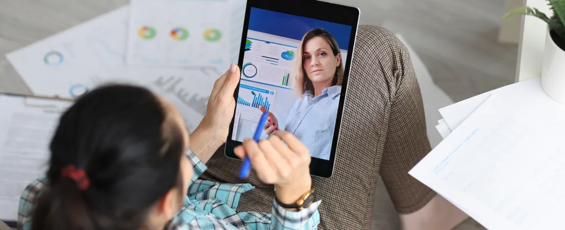 A Social Network App to Connect Aspiring Entrepreneurs With Experts.jpg